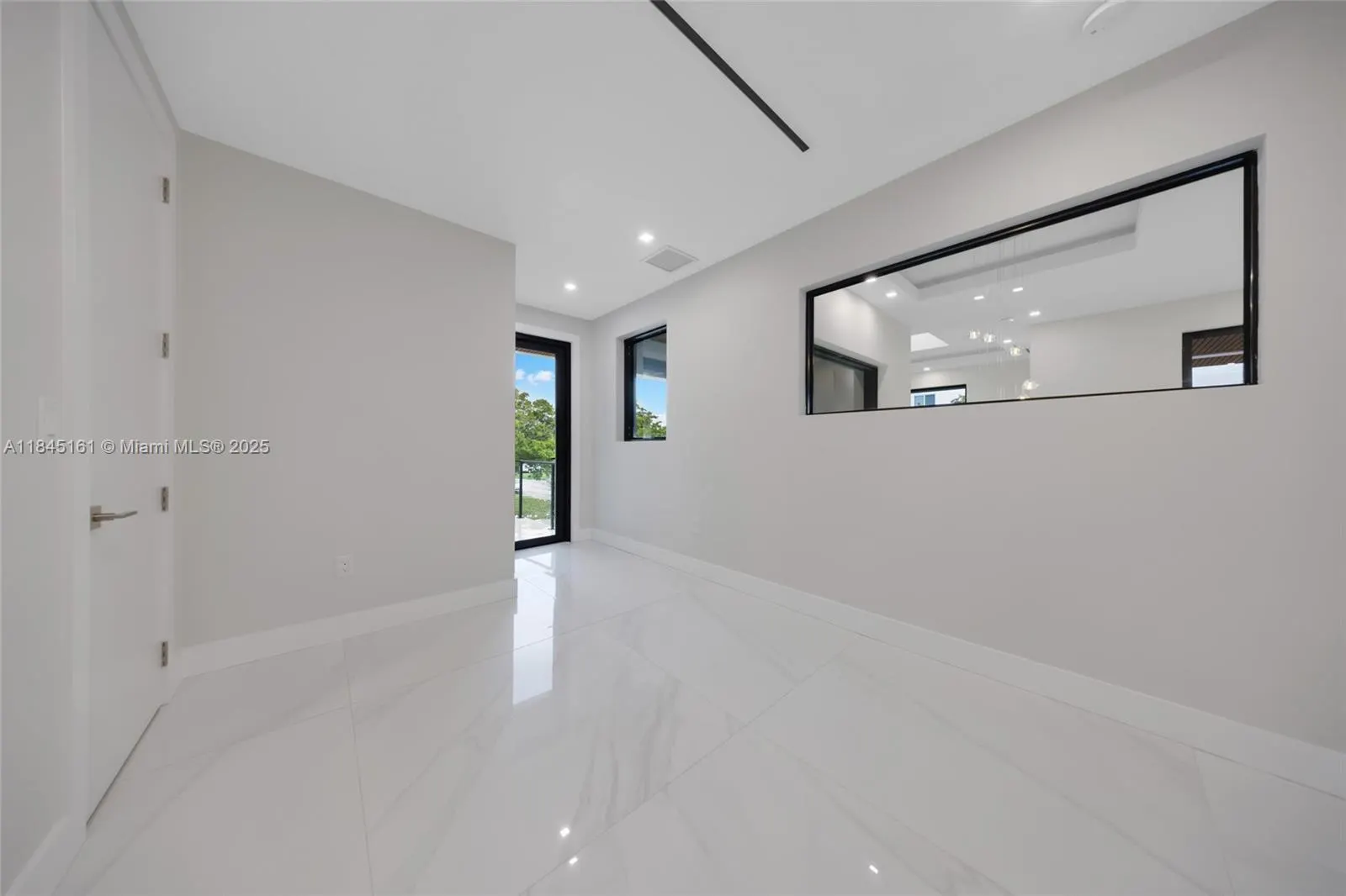 750 NE 16th Ave
