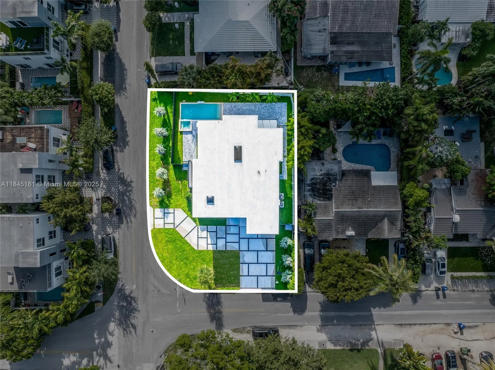 750 NE 16th Ave