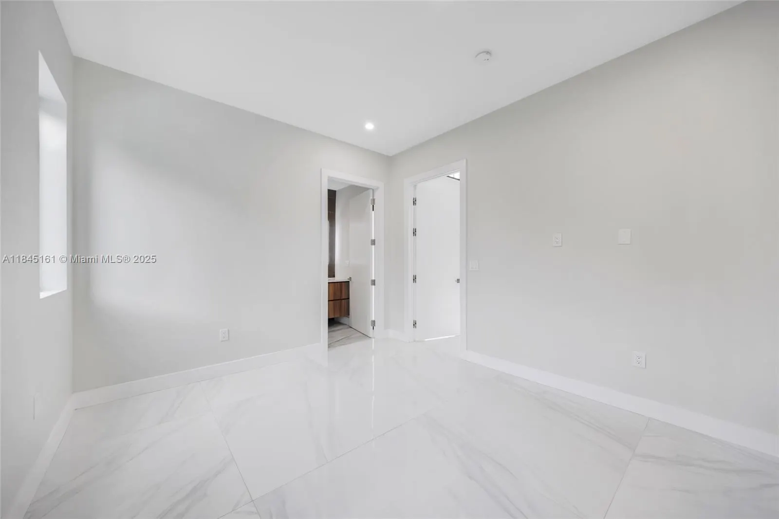 750 NE 16th Ave