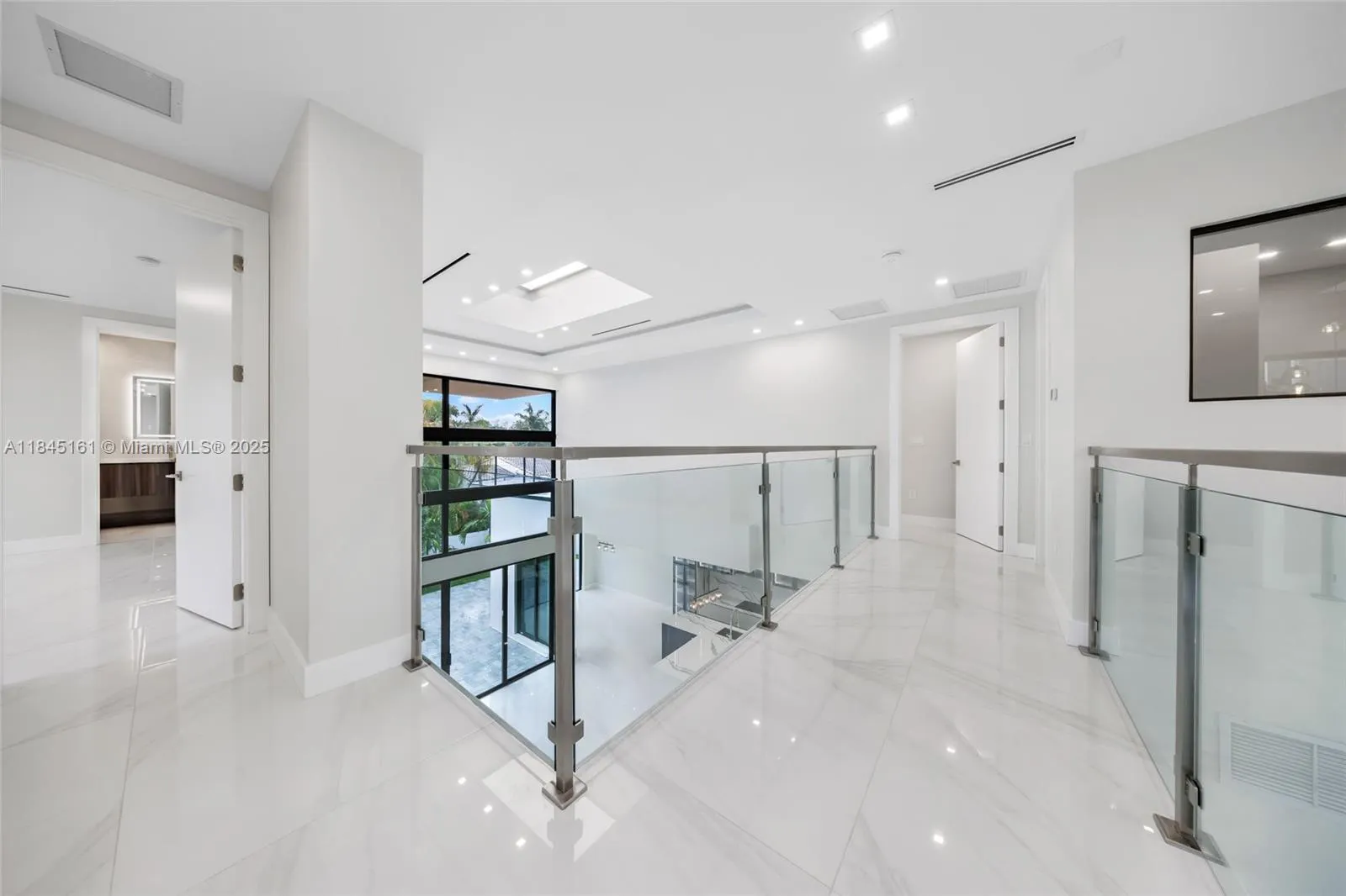 750 NE 16th Ave