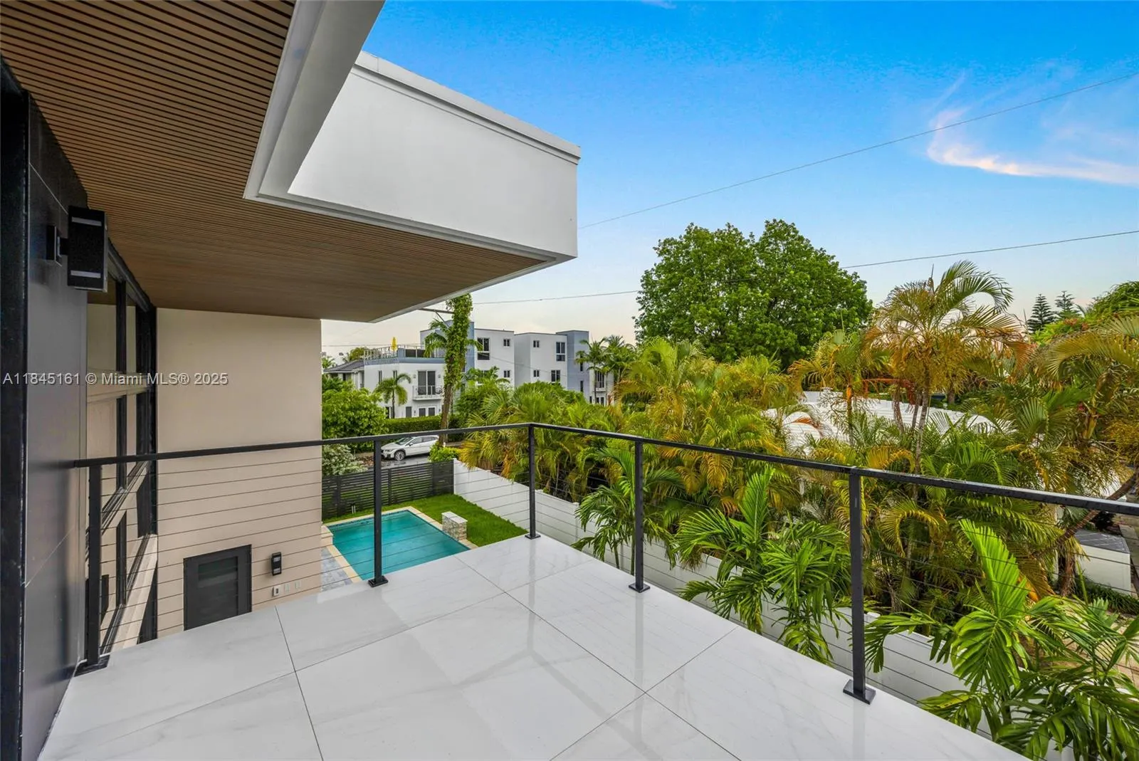 750 NE 16th Ave