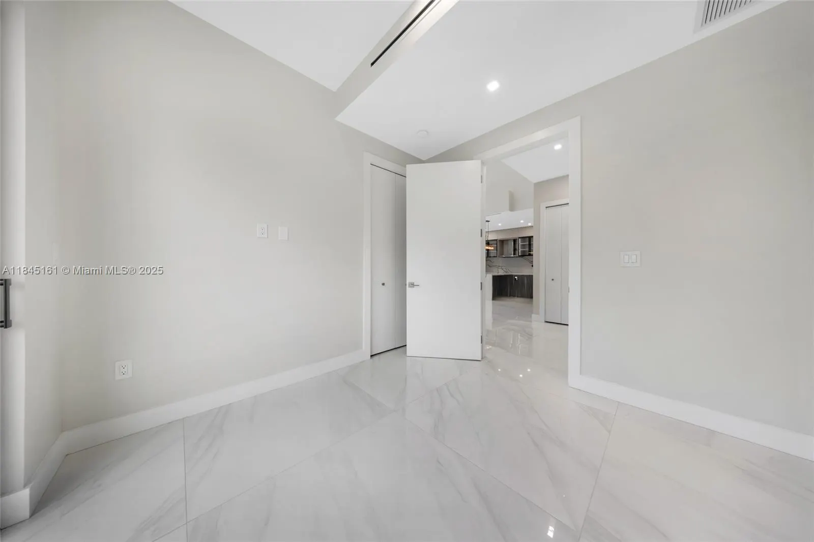 750 NE 16th Ave