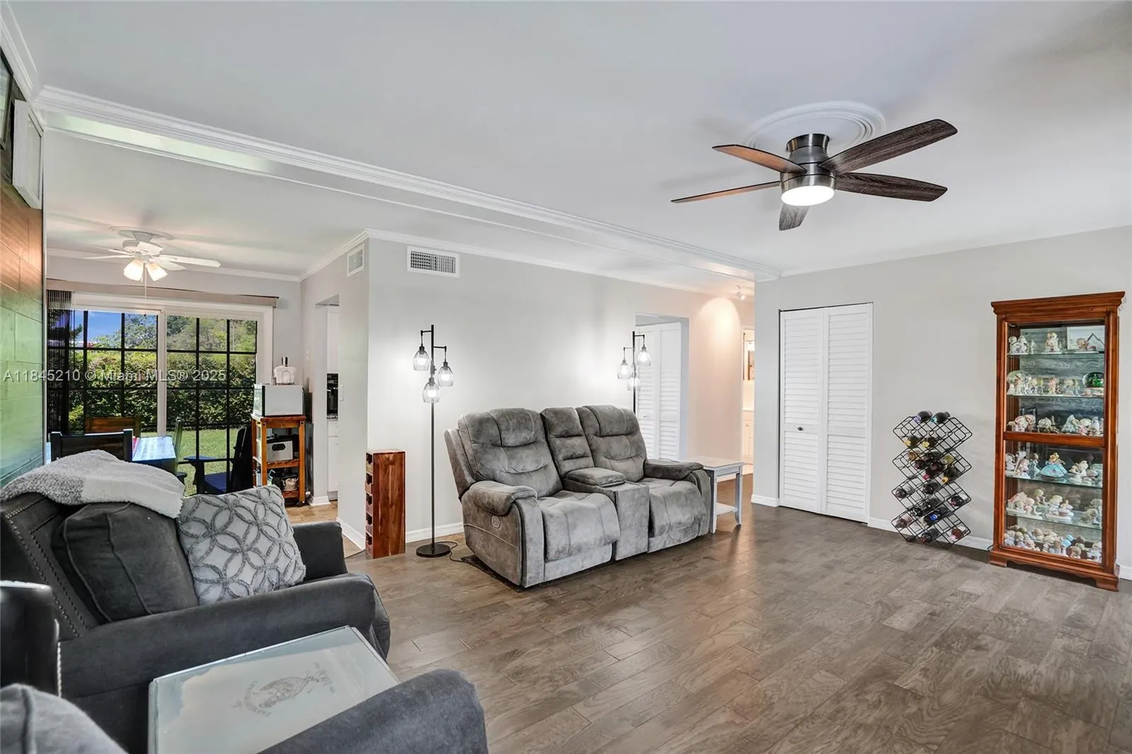 7909 NW 73rd Ave