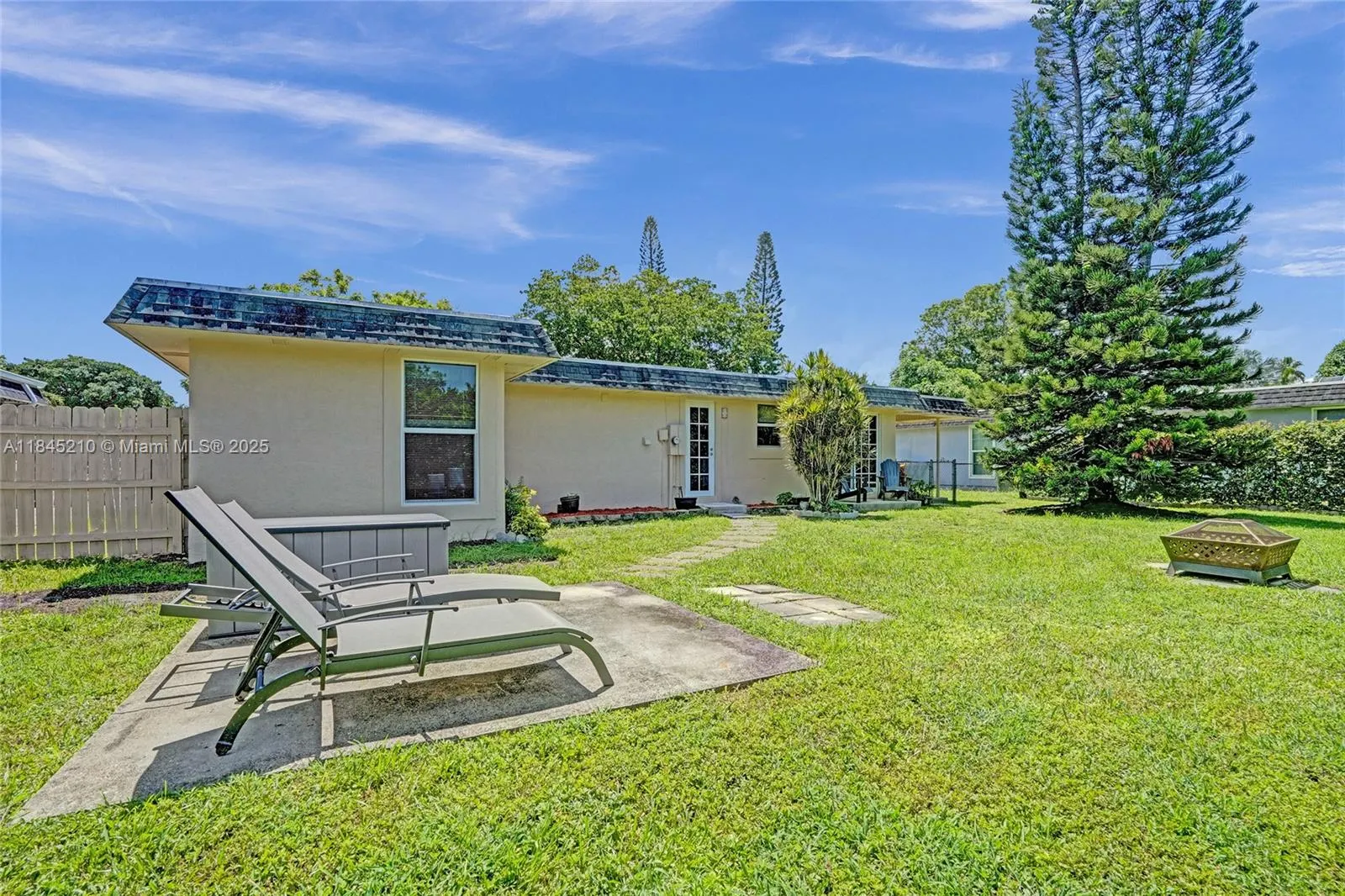 7909 NW 73rd Ave