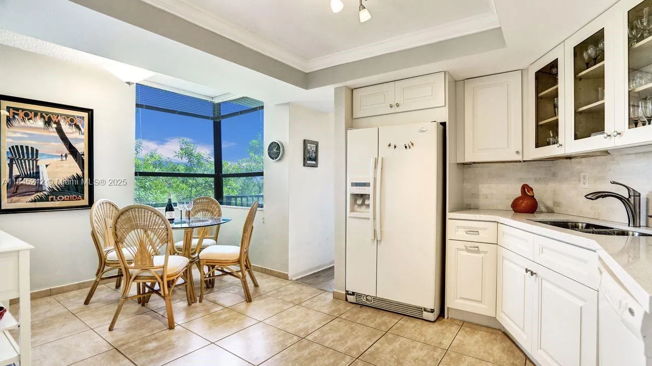 545 SE 12th St, #301