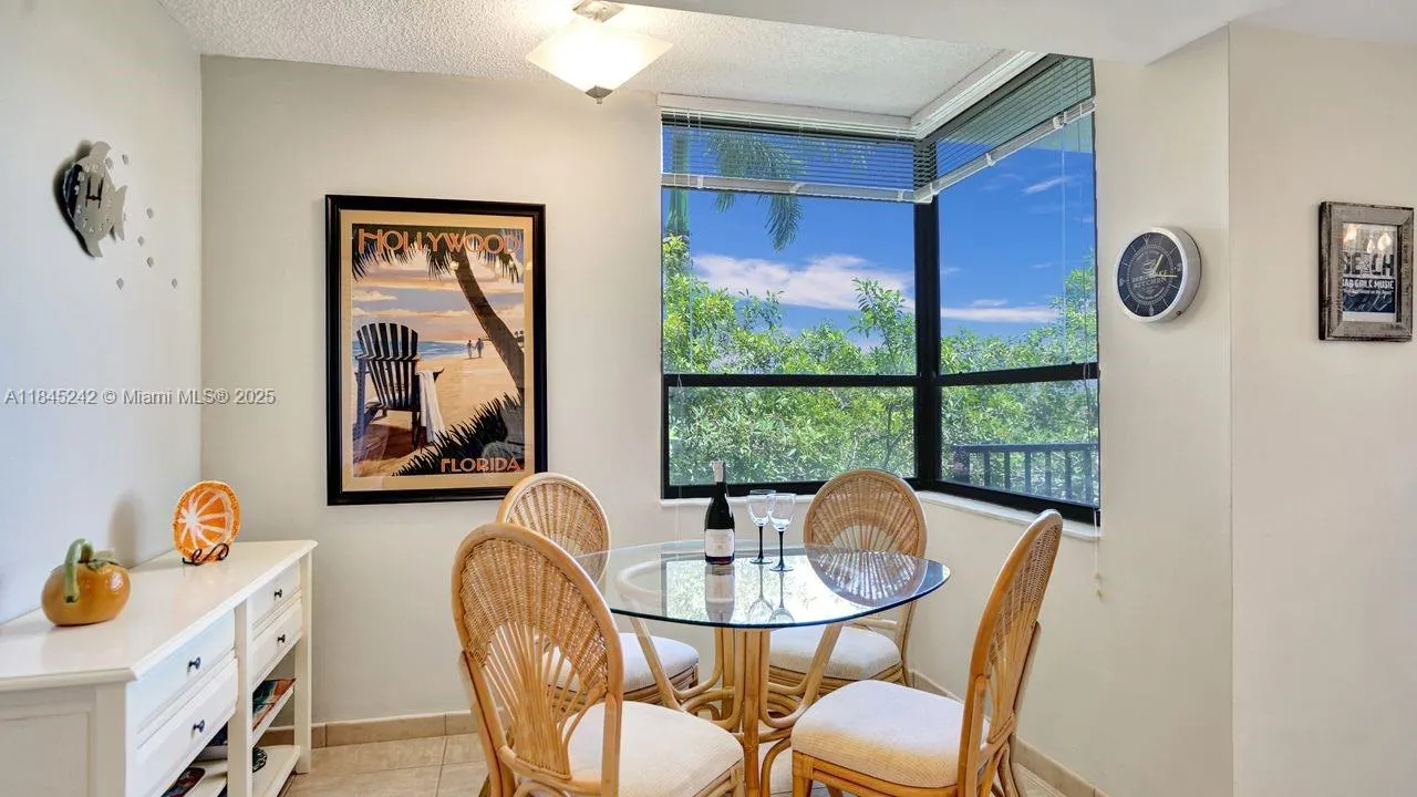 545 SE 12th St, #301