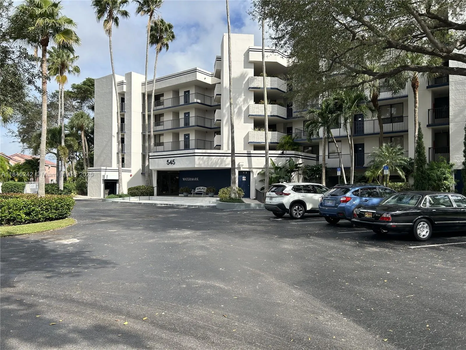 545 SE 12th St, #301