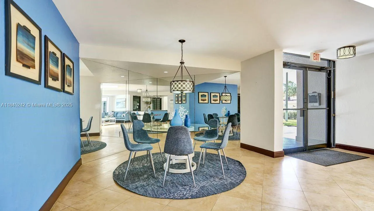545 SE 12th St, #301