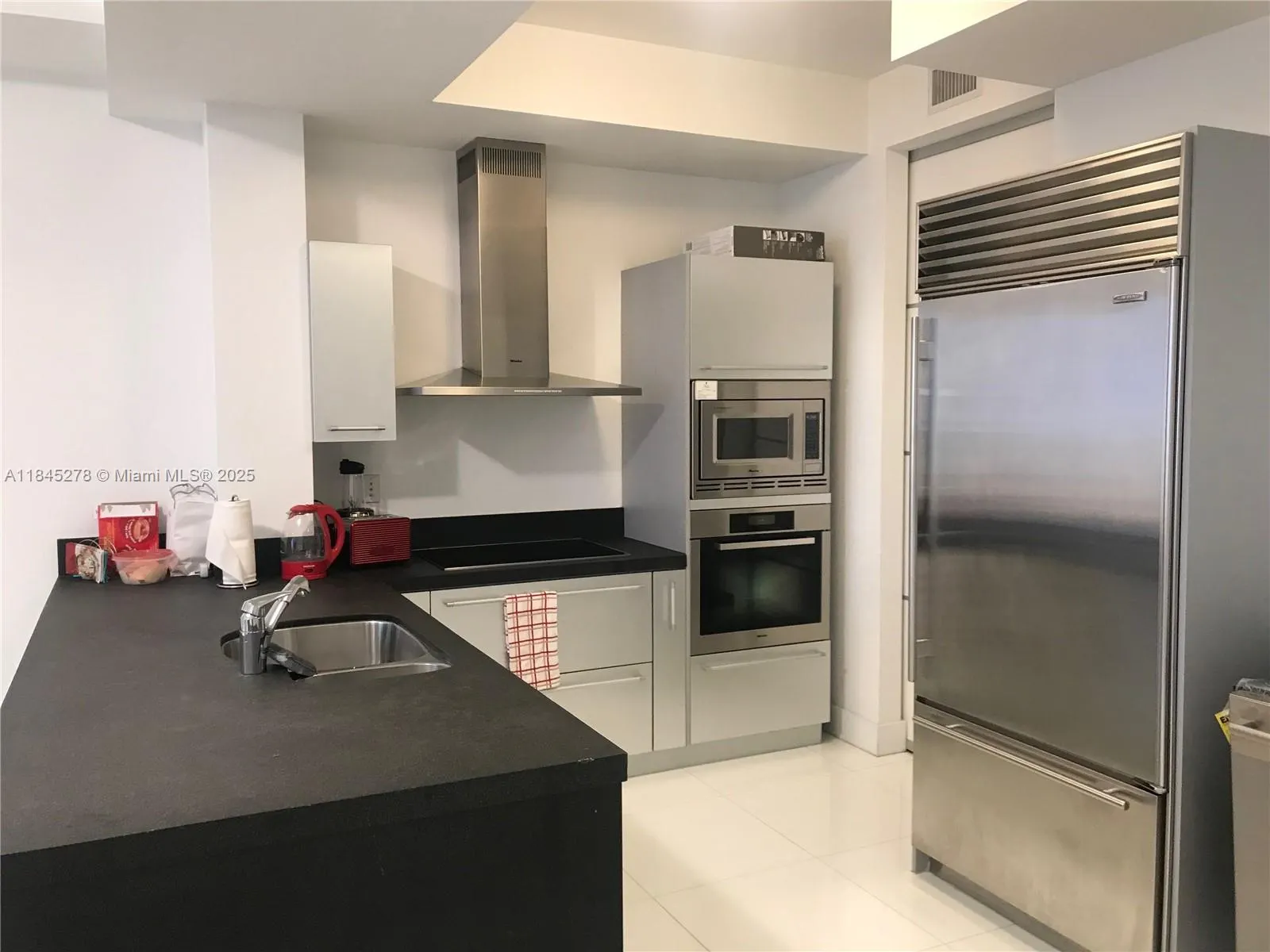 18201 Collins Ave, #3302
