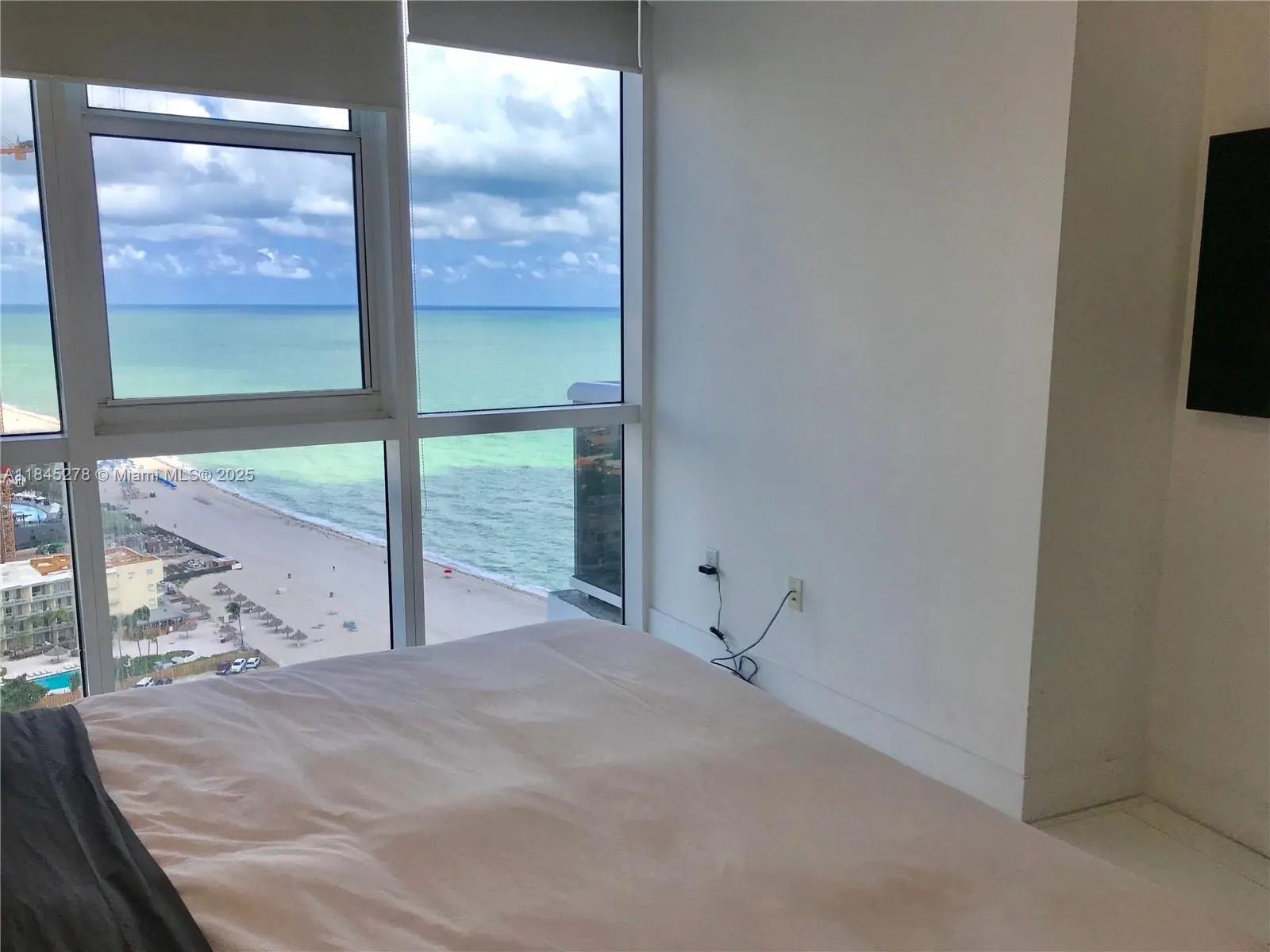 18201 Collins Ave, #3302