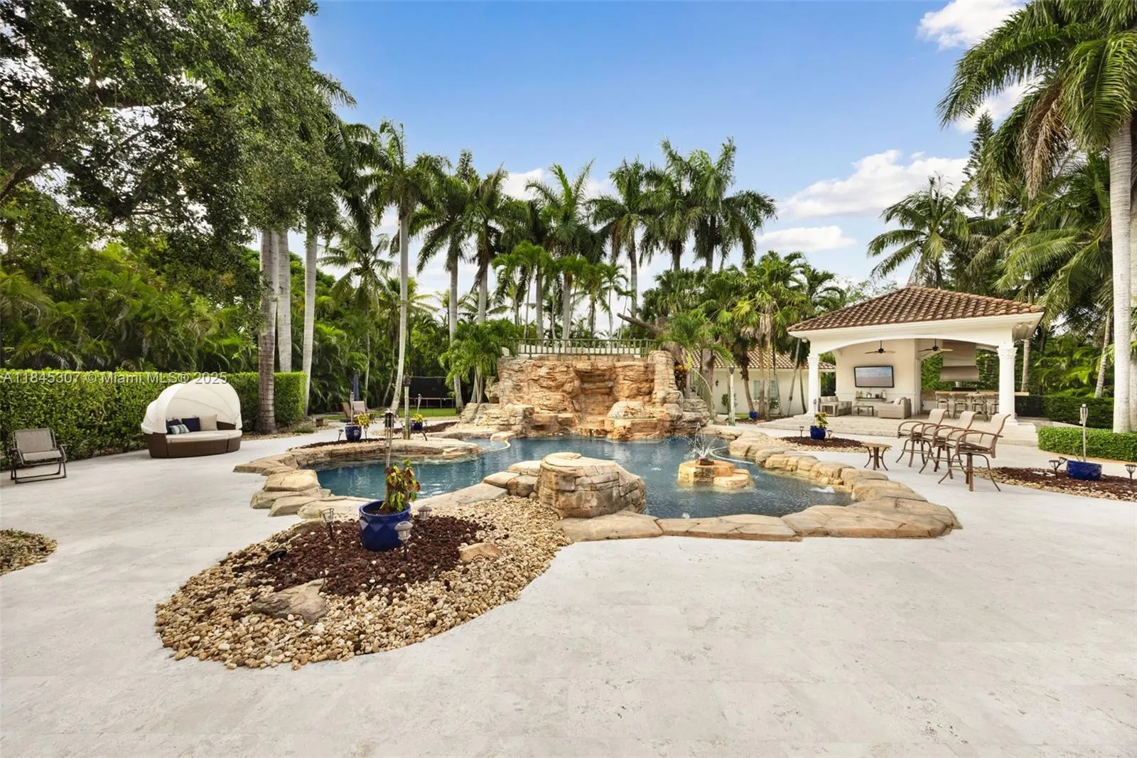 0 7245 SW 104th St