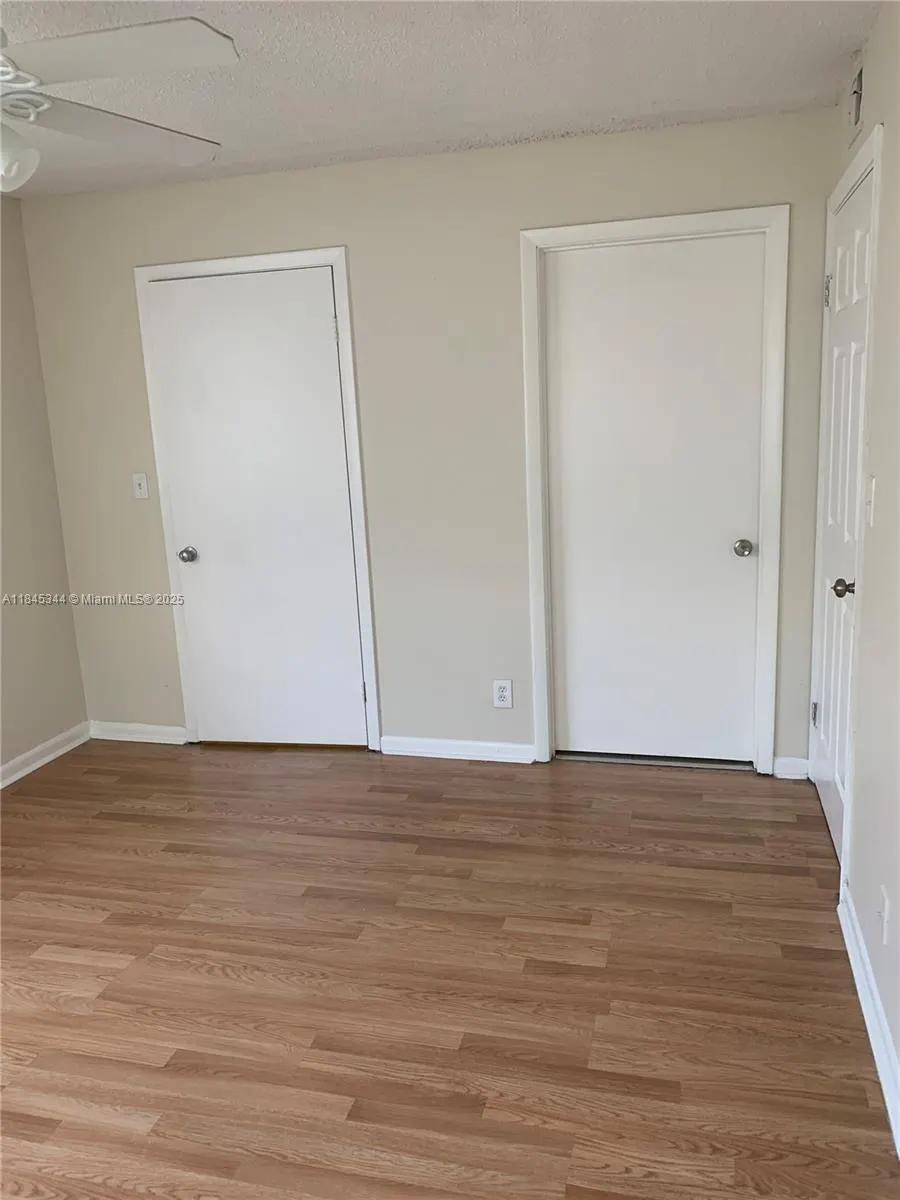 5672 Rock Island Rd, #268