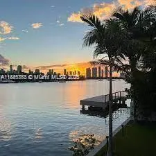 93 Palm Ave