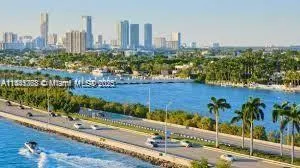 93 Palm Ave
