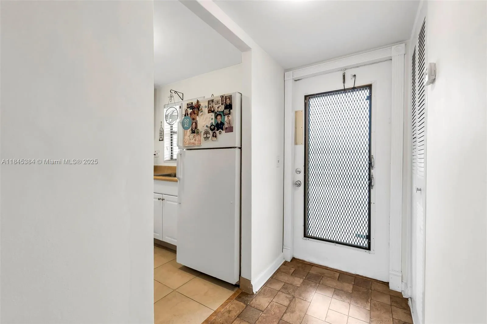 10466 Sunrise Lakes Blvd, #305