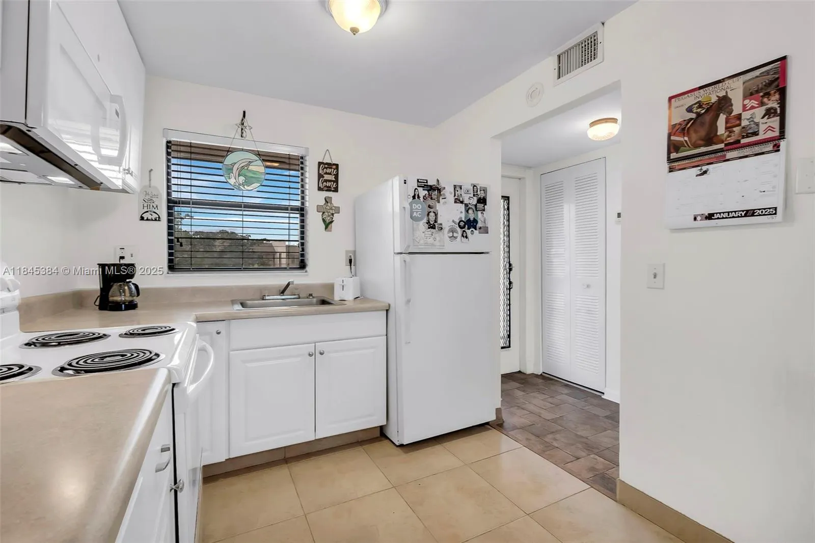 10466 Sunrise Lakes Blvd, #305