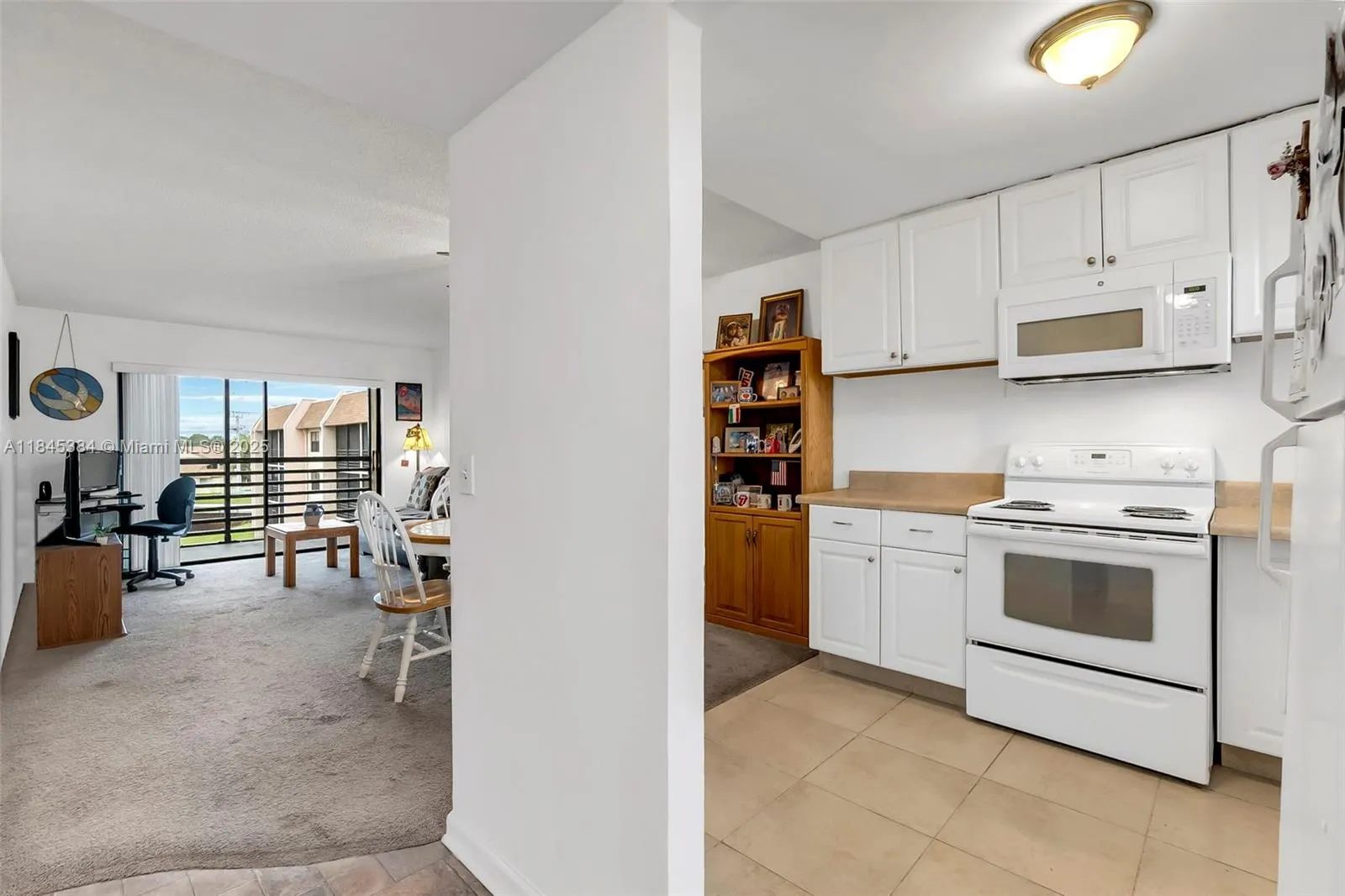 10466 Sunrise Lakes Blvd, #305