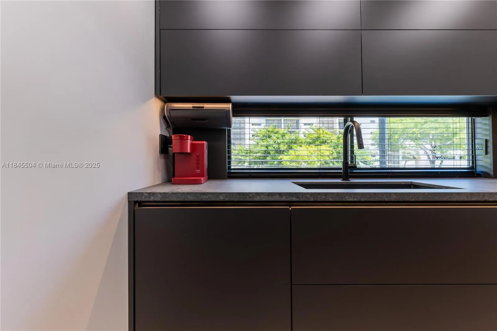16909 N Bay Rd, #206