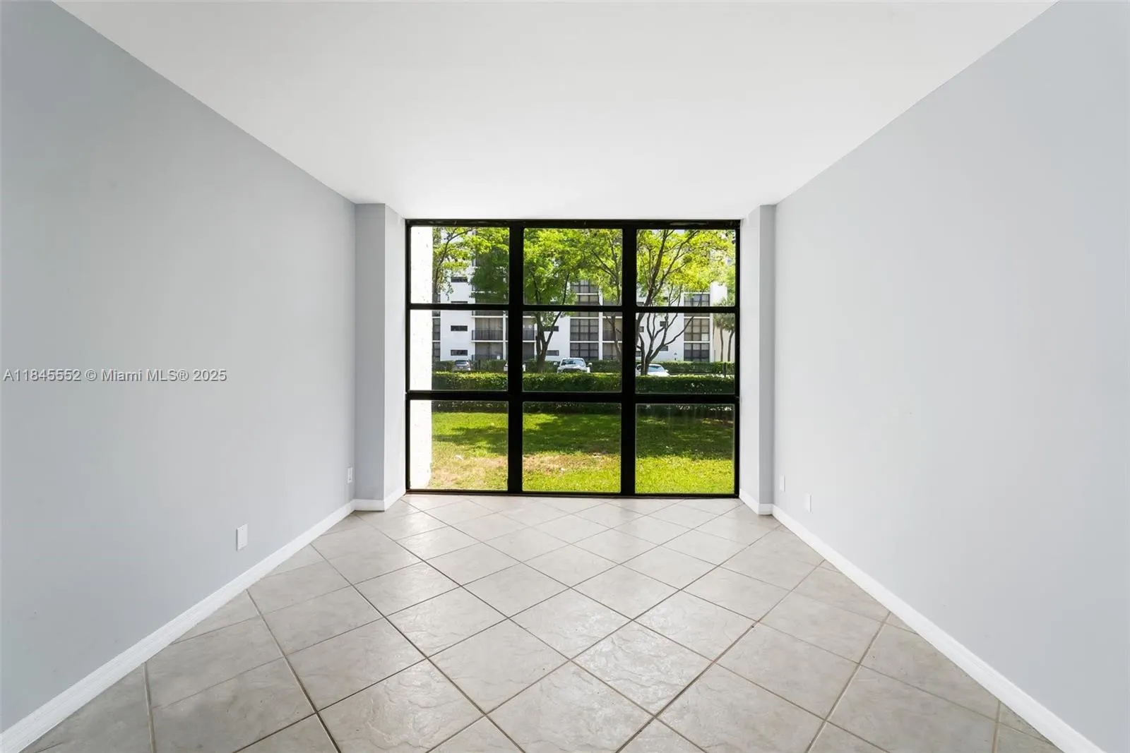 16919 N Bay Rd, #115