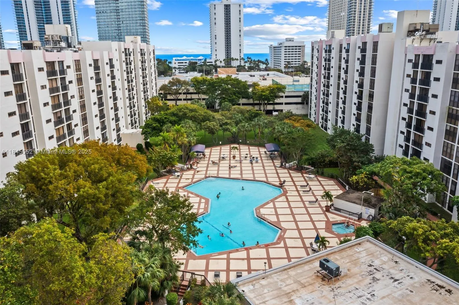 16919 N Bay Rd, #115