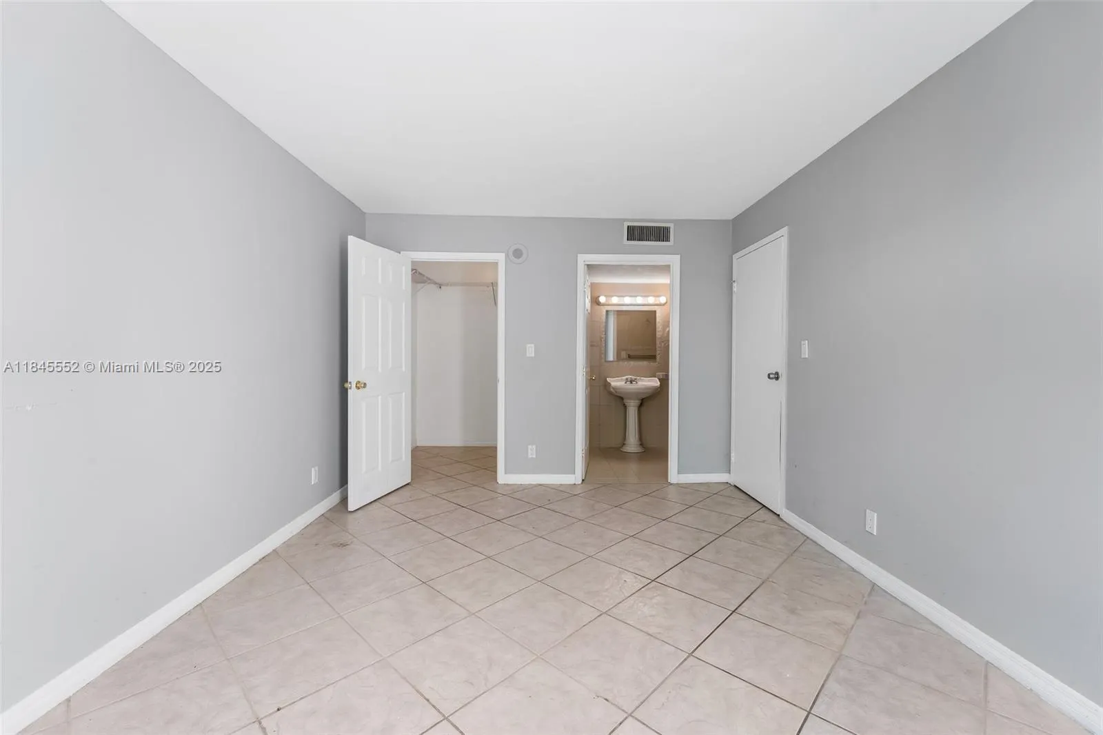 16919 N Bay Rd, #115