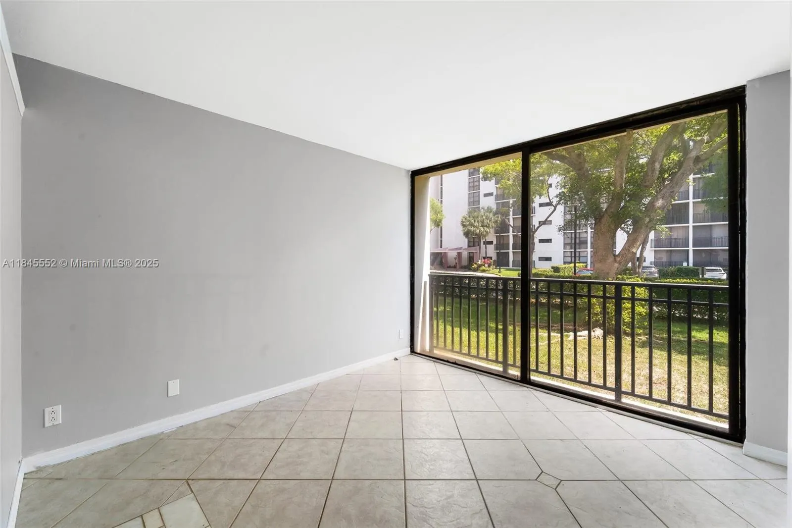 16919 N Bay Rd, #115