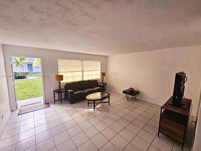 5112 Hollywood Blvd, #2