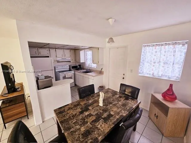 5112 Hollywood Blvd, #2