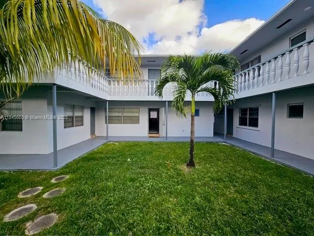 5112 Hollywood Blvd, #2