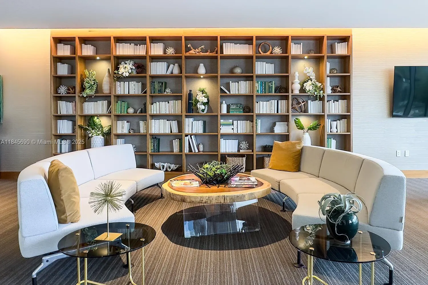 16385 Biscayne Blvd, #2904