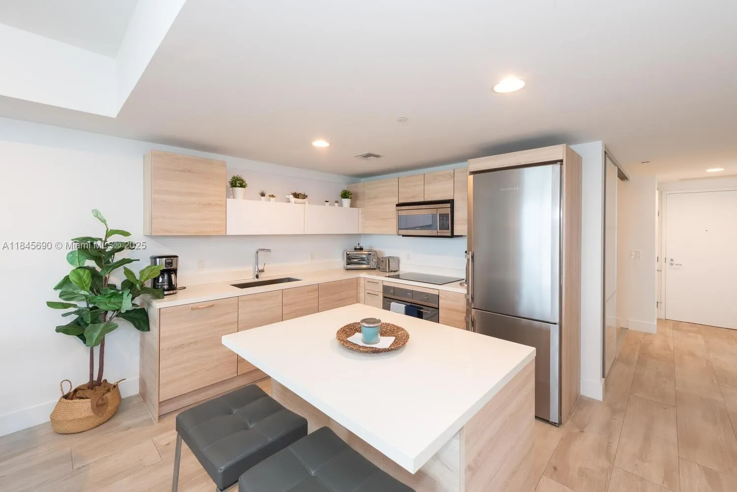 16385 Biscayne Blvd, #2904