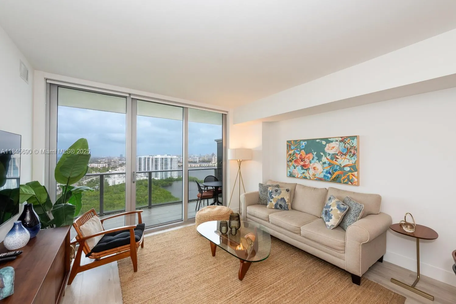 16385 Biscayne Blvd, #2904