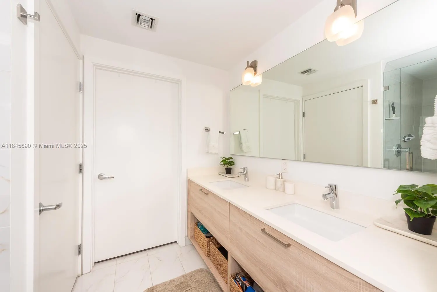 16385 Biscayne Blvd, #2904