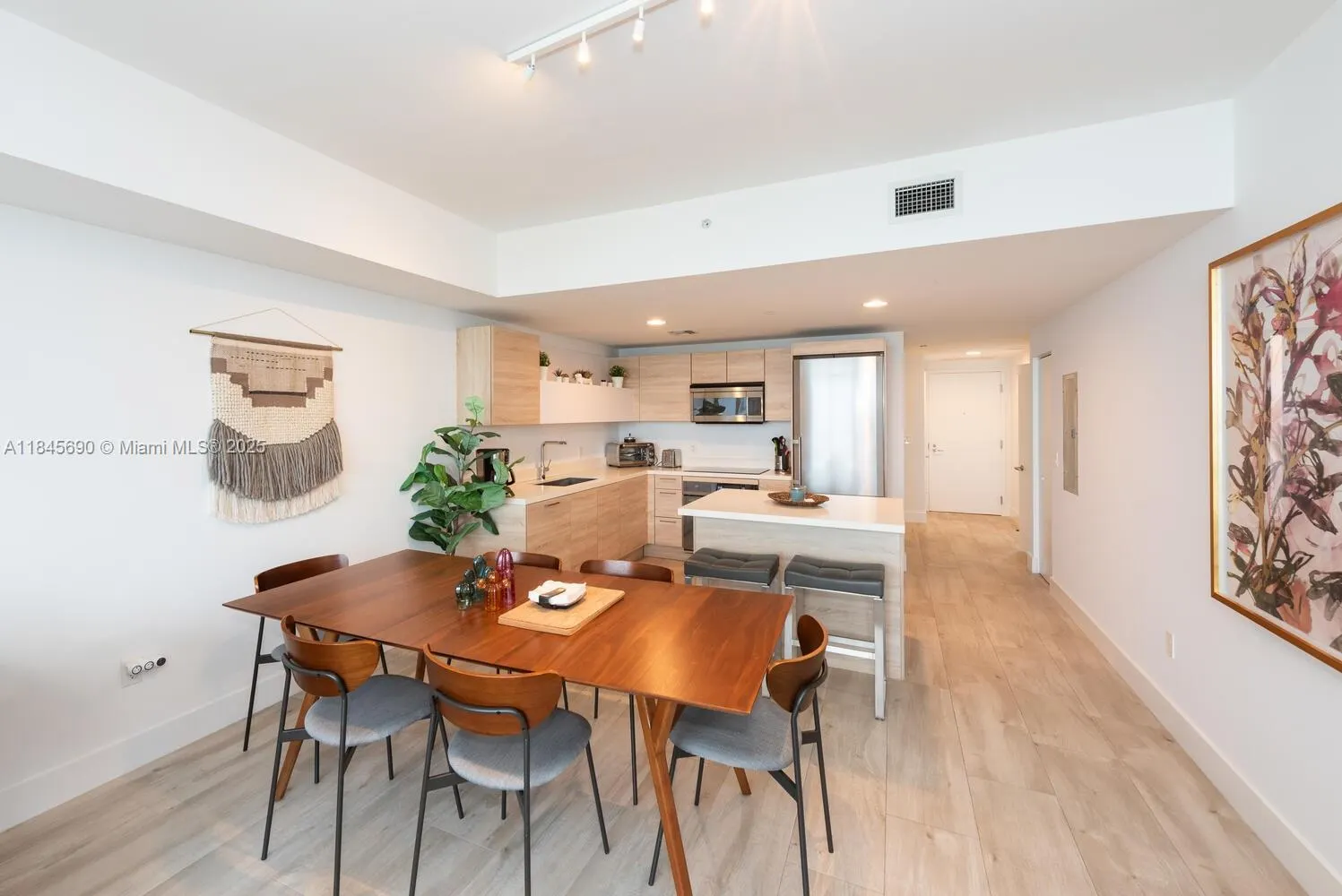 16385 Biscayne Blvd, #2904