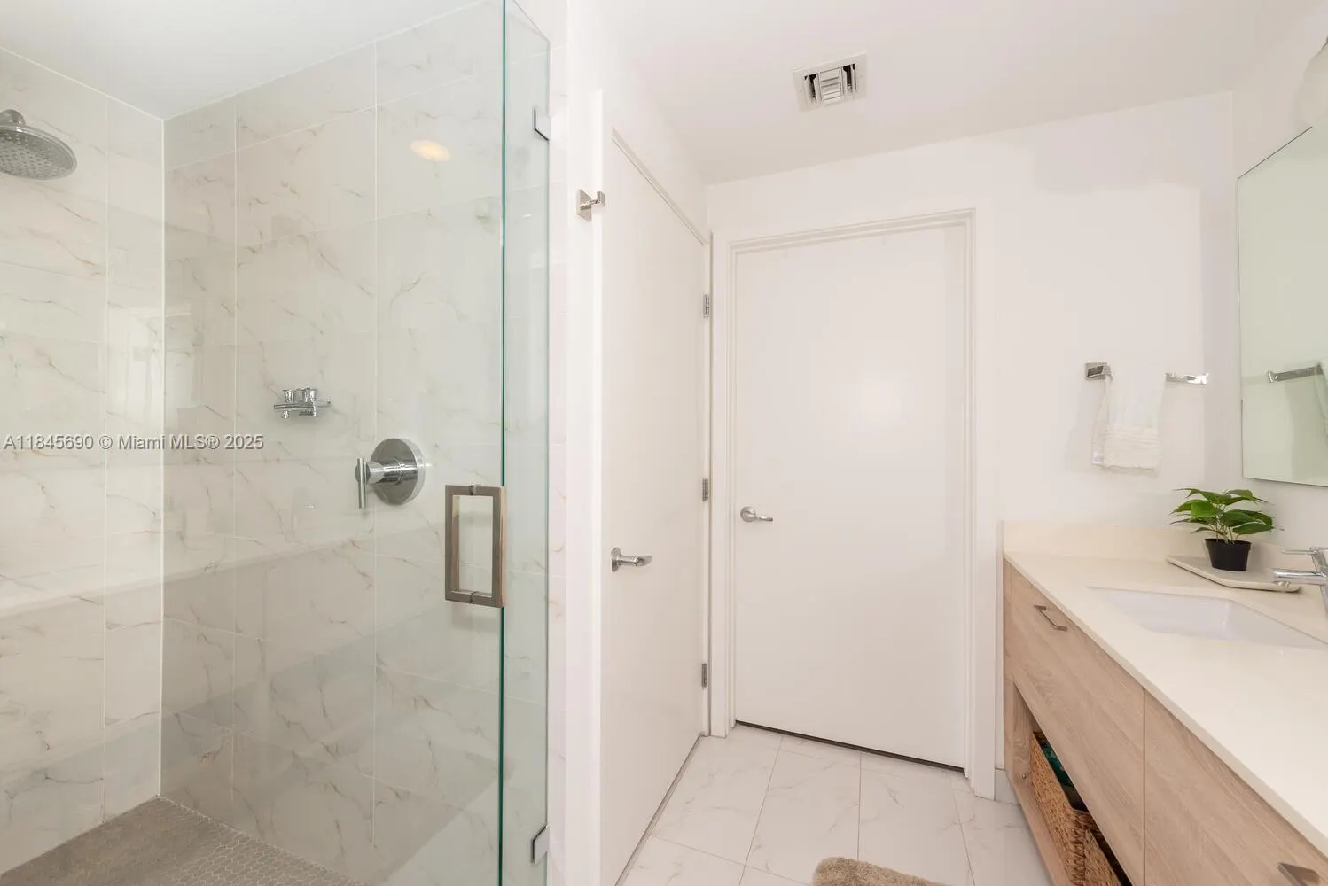 16385 Biscayne Blvd, #2904