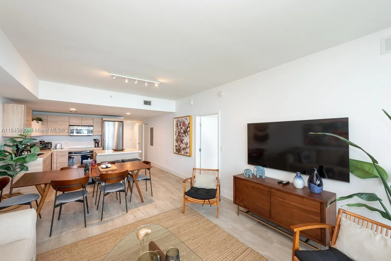16385 Biscayne Blvd, #2904