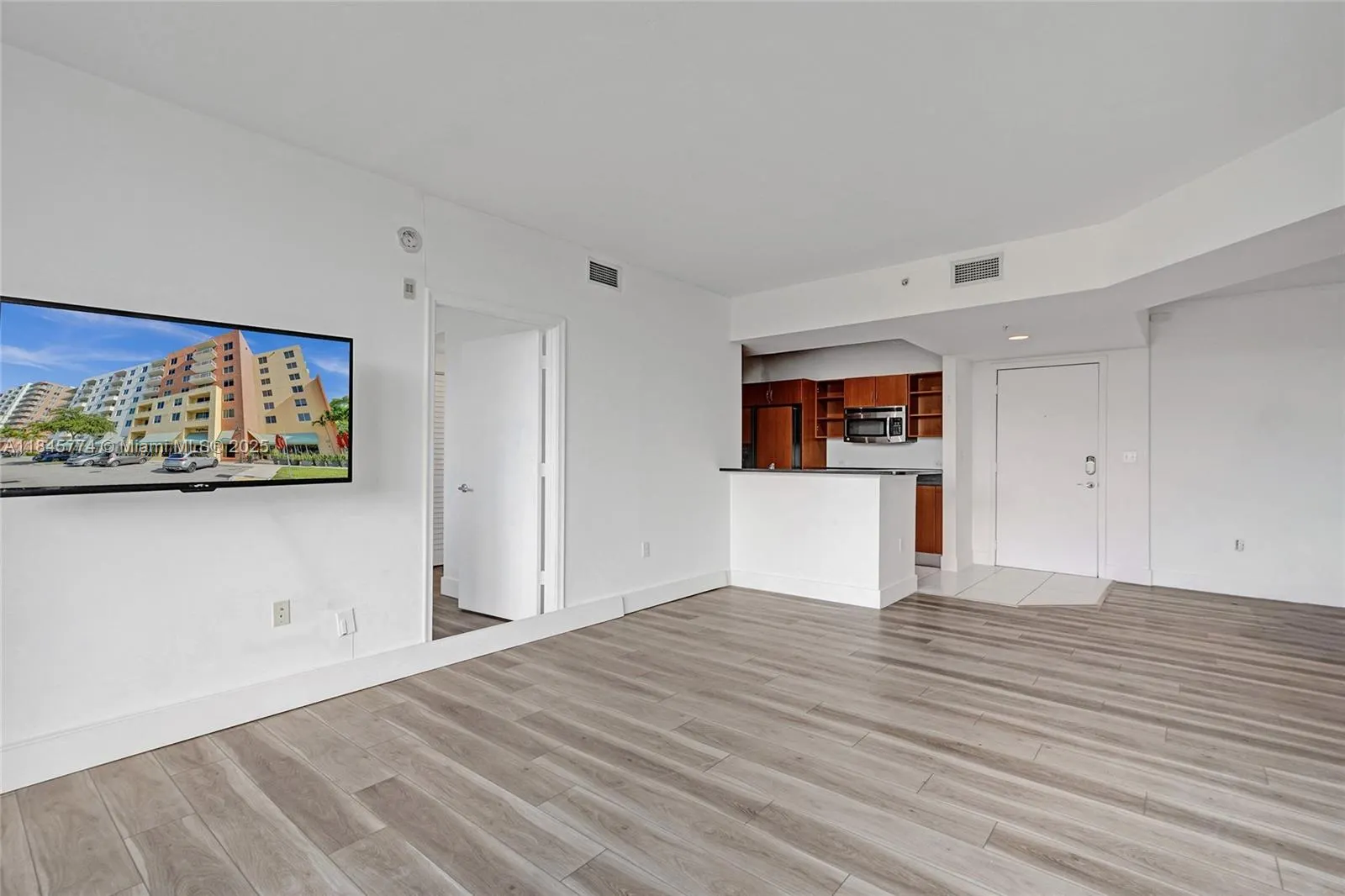2775 NE 187th St, #202