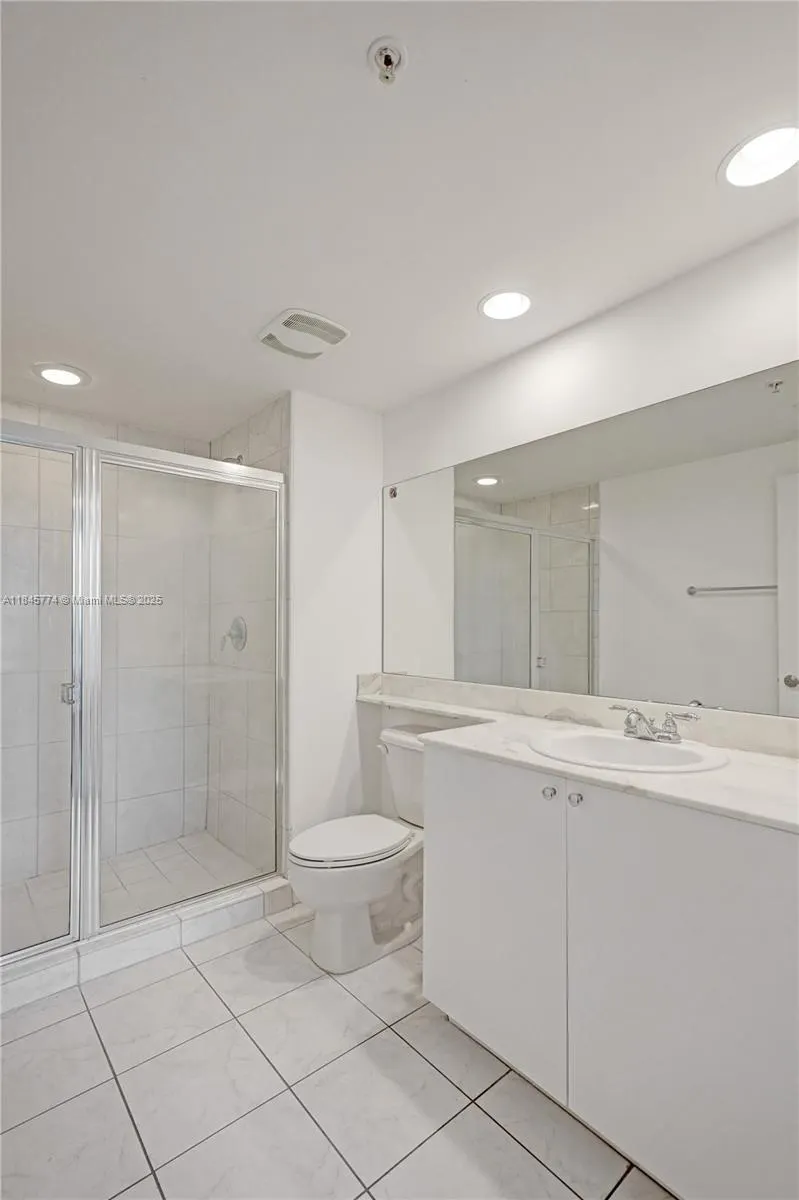 2775 NE 187th St, #202