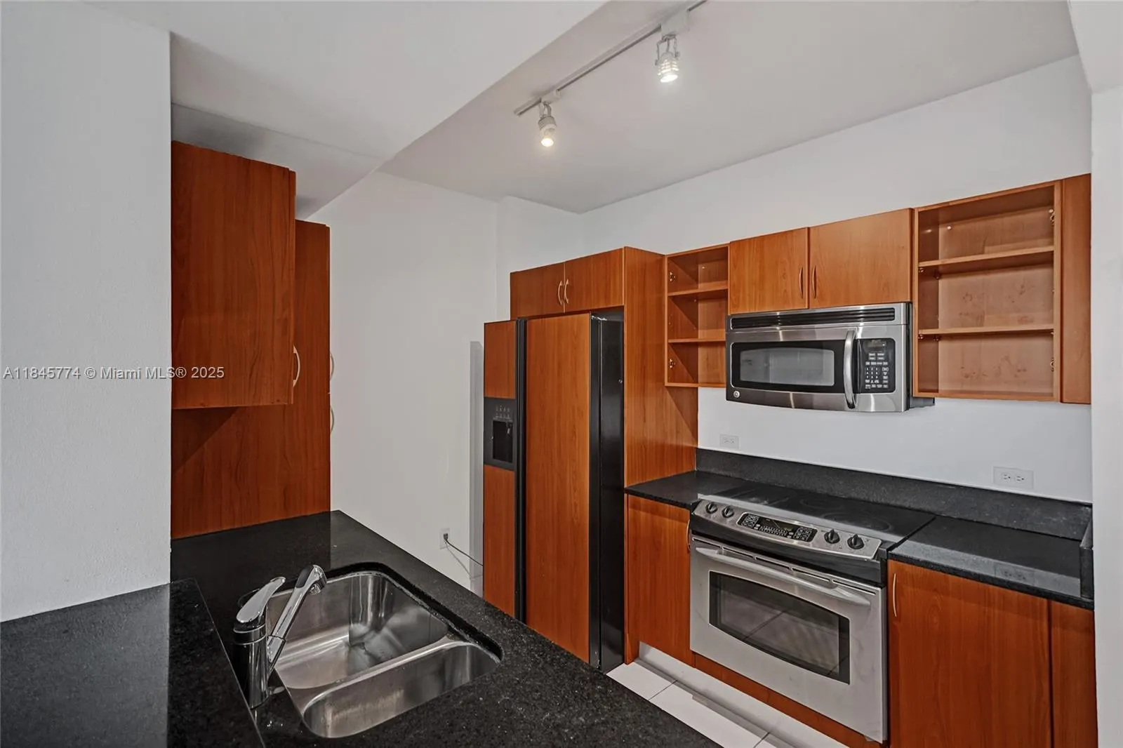 2775 NE 187th St, #202