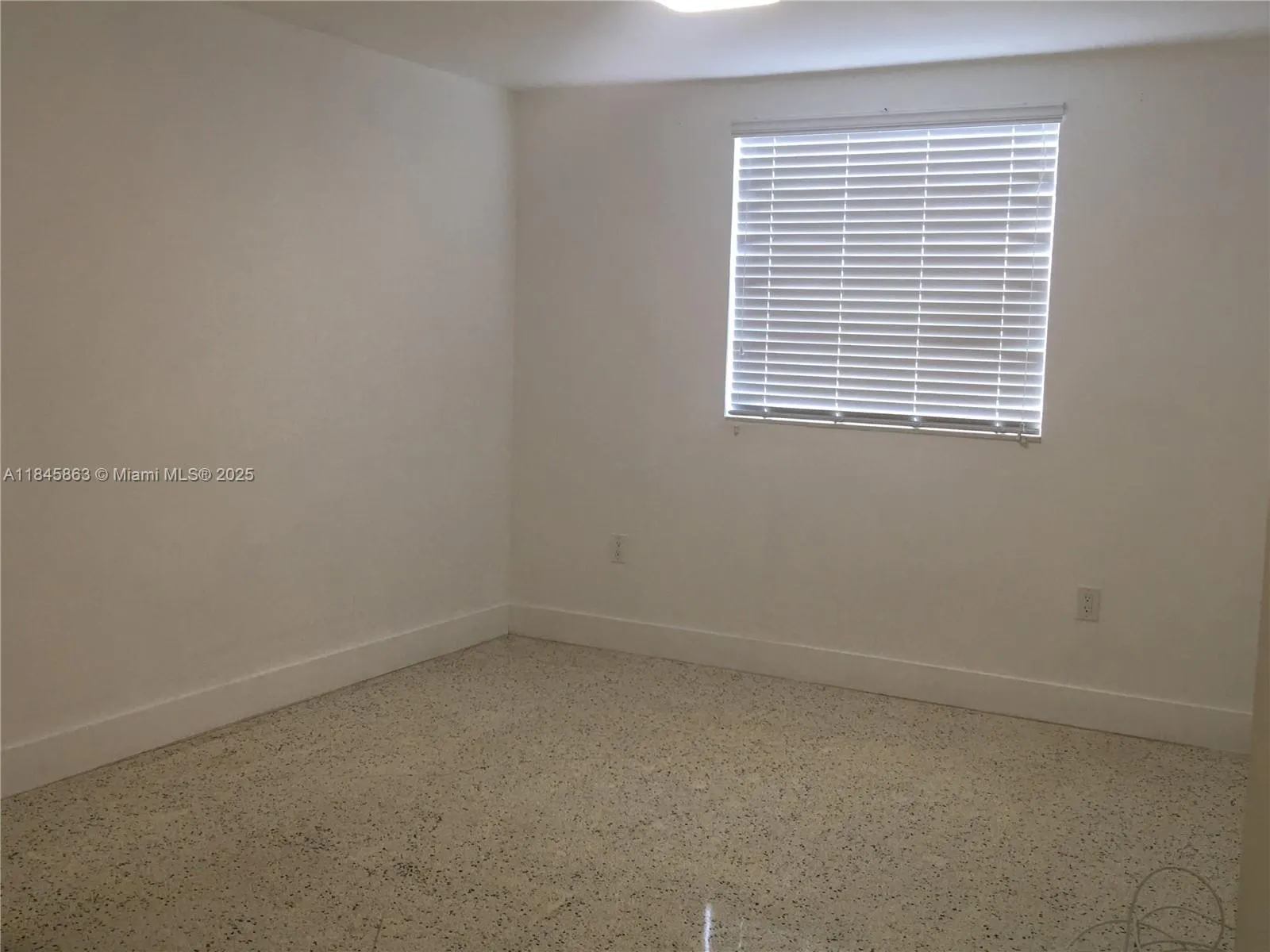 652 NW 3rd St, #306