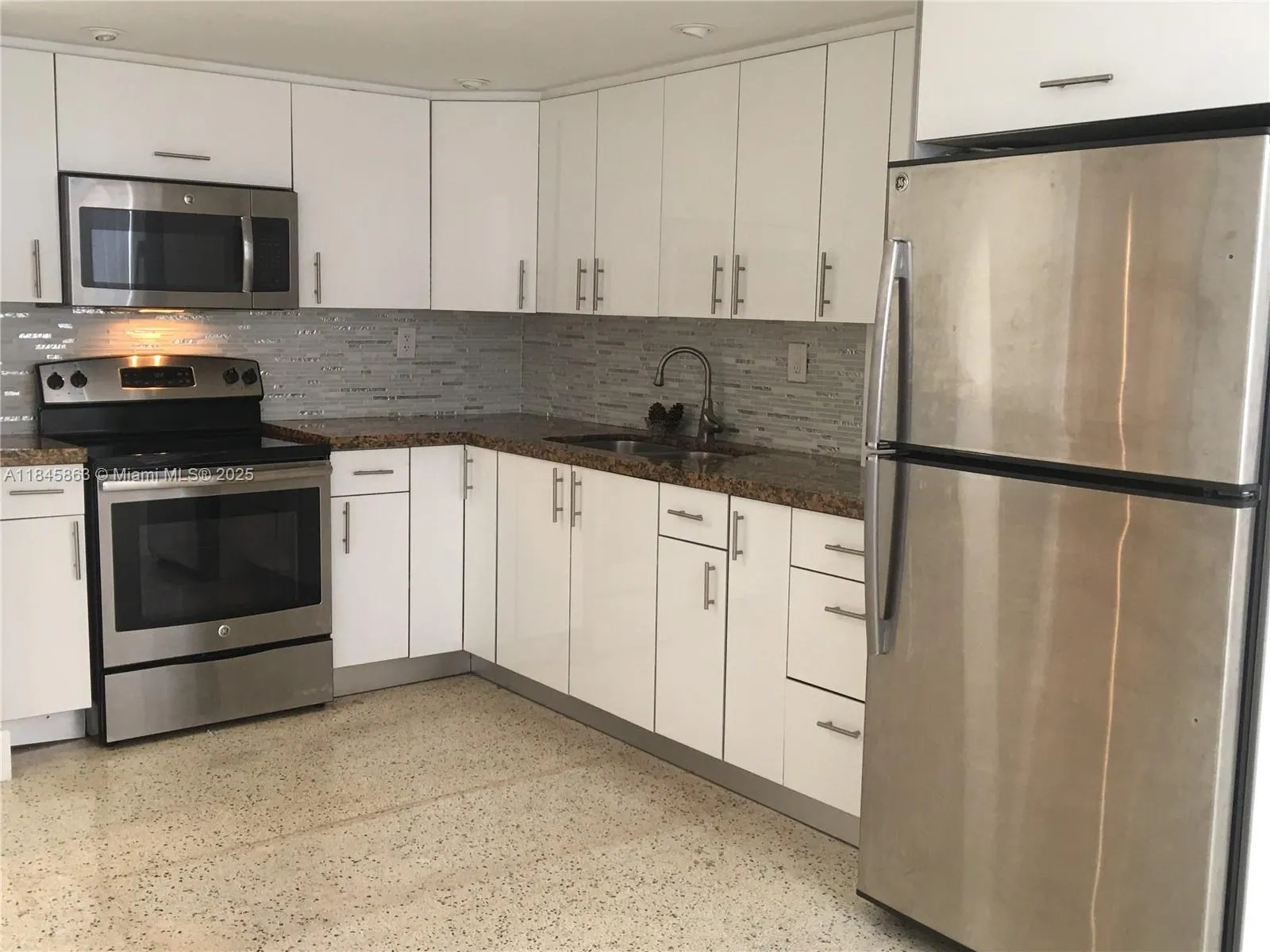 652 NW 3rd St, #306