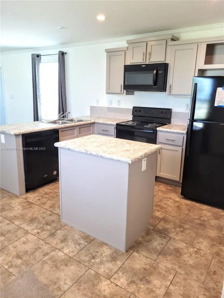 799 Hazel St, #799