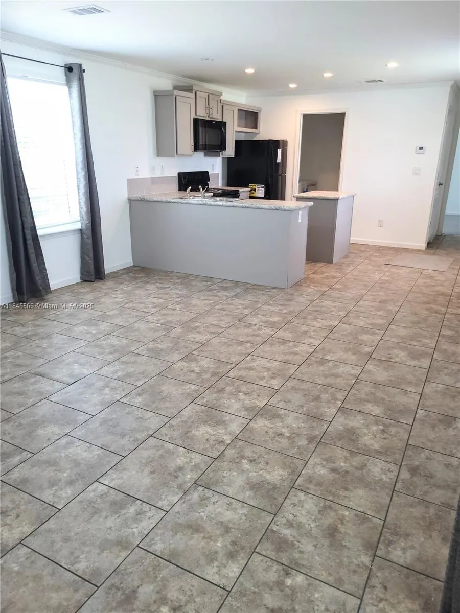 799 Hazel St, #799