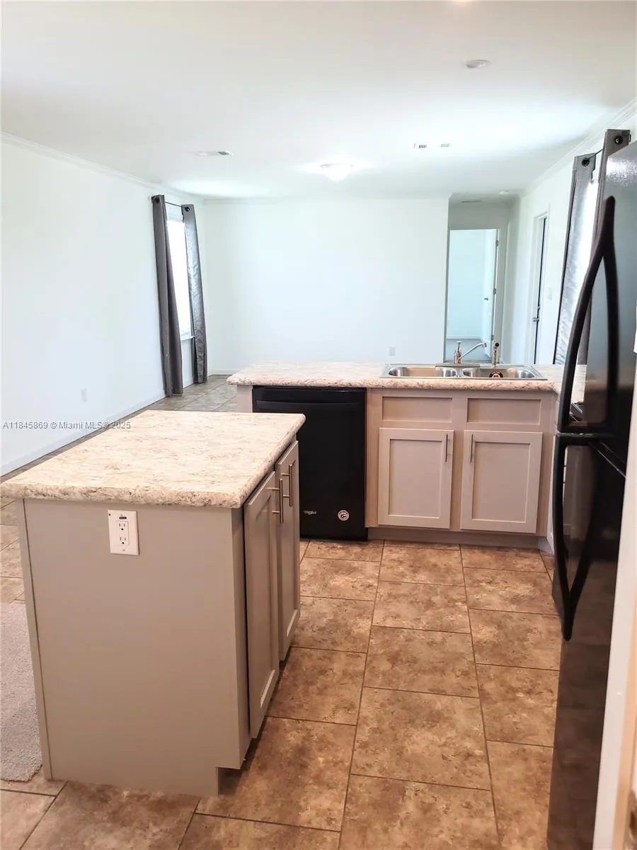 799 Hazel St, #799