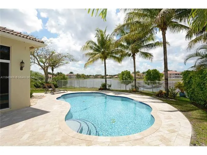 896 Marina Dr
