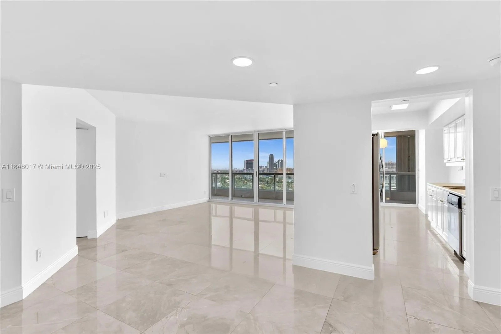 21205 Yacht Club Dr, #1809