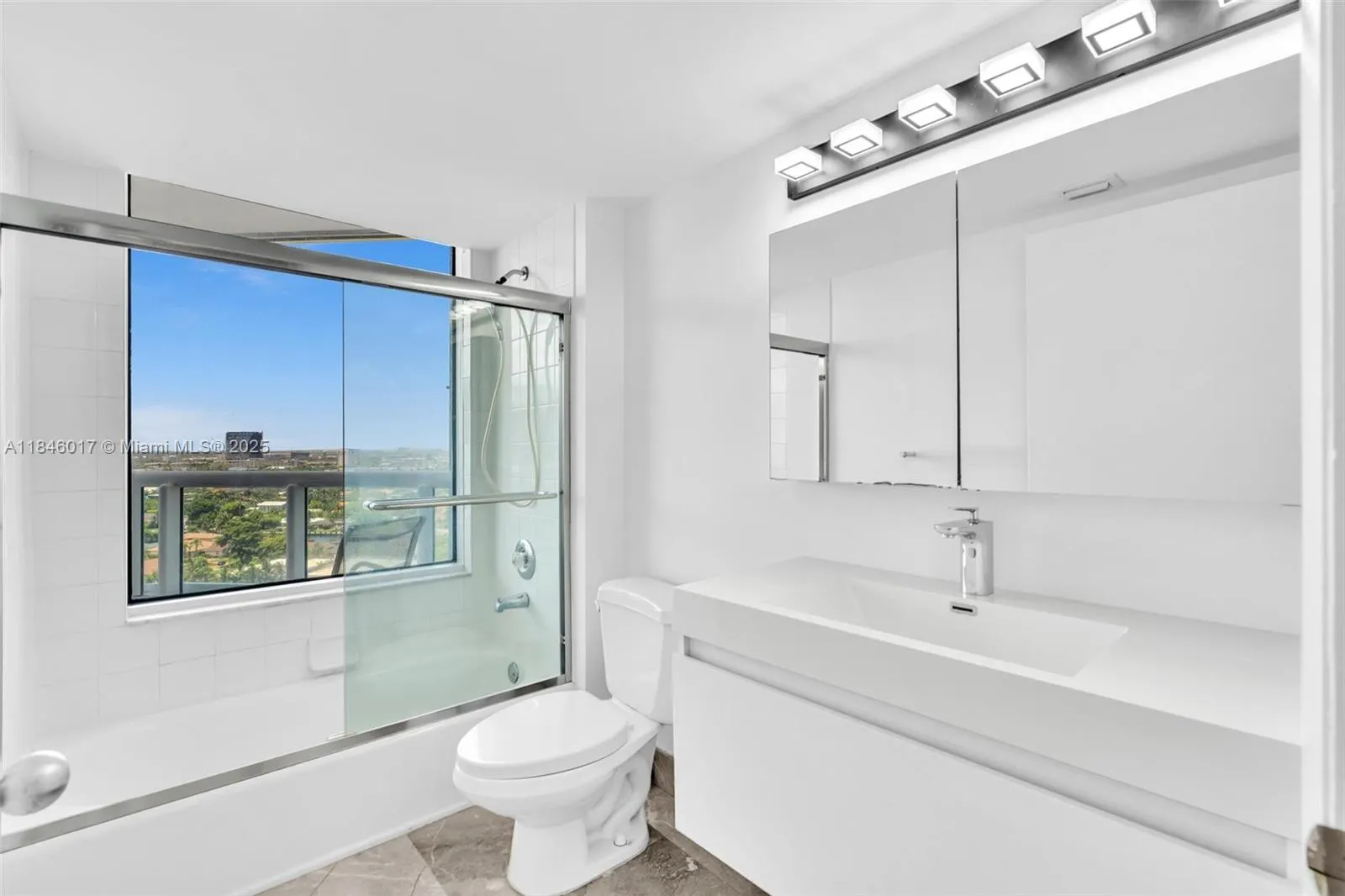 21205 Yacht Club Dr, #1809