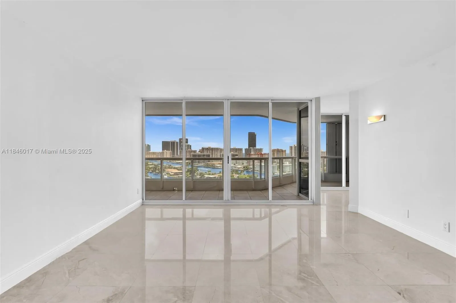 21205 Yacht Club Dr, #1809