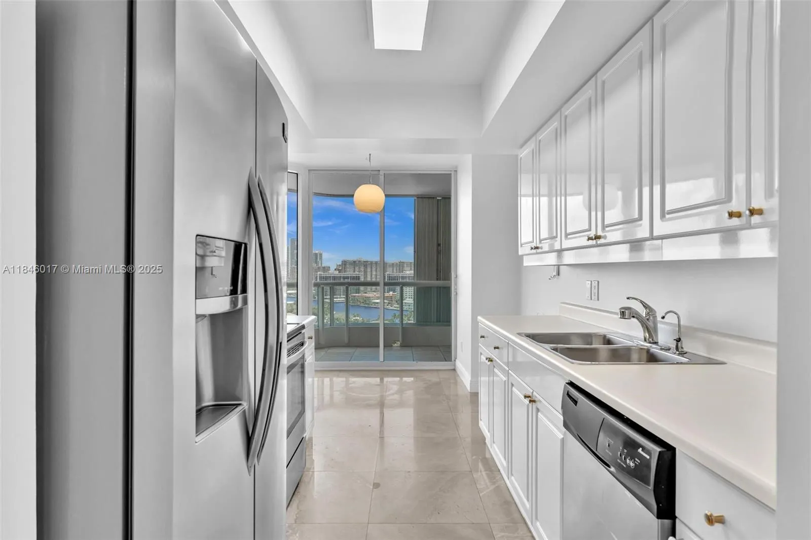 21205 Yacht Club Dr, #1809
