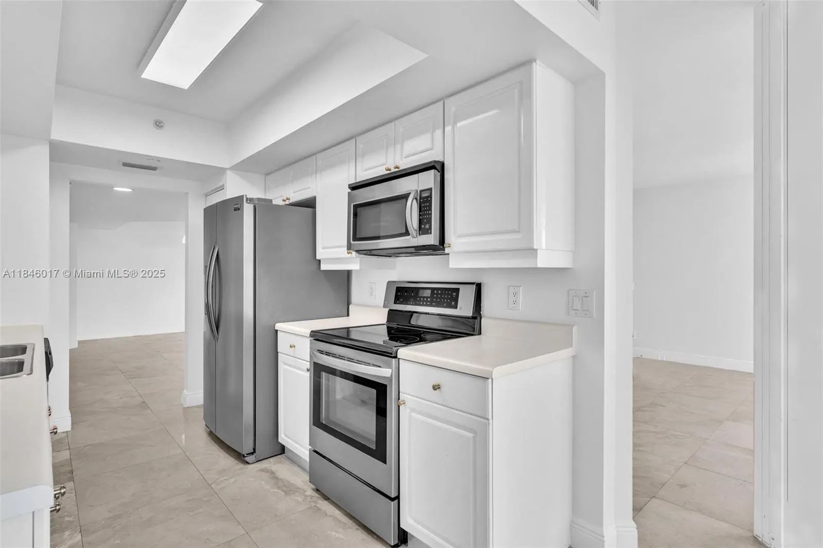 21205 Yacht Club Dr, #1809